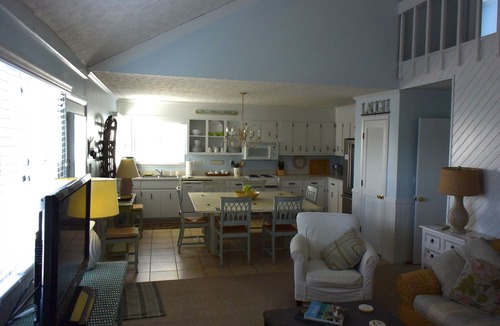 Sunset Beach House | Beautiful Beach House on 40th Street with Views of Ocean