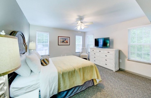 Sea Scape Resort | Beautiful Beaches & Fun Activities! Waterpark, Volleyball, Hiking