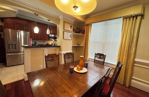 Southeast House | Beautiful Classic House near Metro in DC with 4 Bedrooms