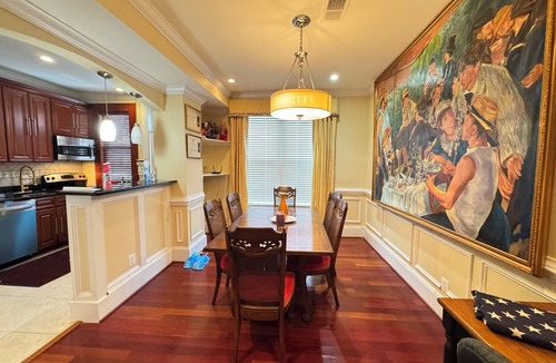 Southeast House | Beautiful Classic House near Metro in DC with 4 Bedrooms
