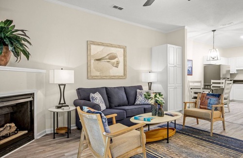 Vaught Condo | Beautiful condo with pool. 5 minute drive to beach. Sleeps 8. Pet friendly