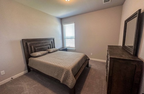 Red Oak House | Beautiful countryside 2-Story Home