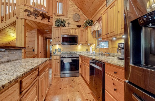 Talking Rock House | Beautiful, dog-friendly home in the woods with gas fireplaces, firepit