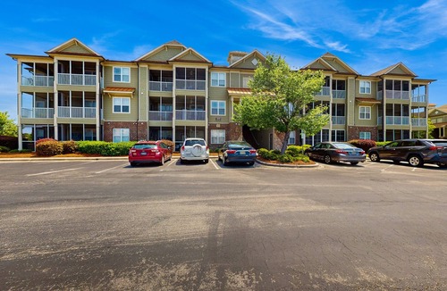 Calabash Condo | Beautiful dog-friendly coastal condo close to golf courses and beach attractions