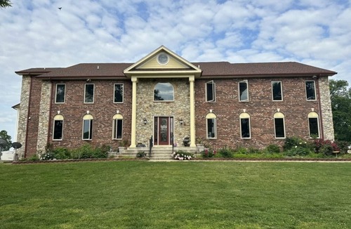 Issue House | Beautiful Estate on a Vineyard
