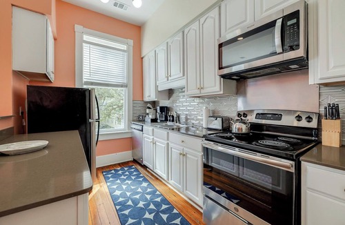 Dixon Park House | Beautiful Historic Home close to Downton/Forsyth park/Restaurants/Riverwalk