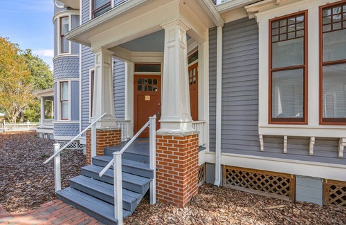 Gainesville Apartment | Beautiful Historic 1 BR Apartment - Walk Downtown