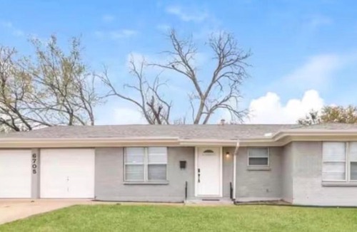 Ederville House | Beautiful home in downtown