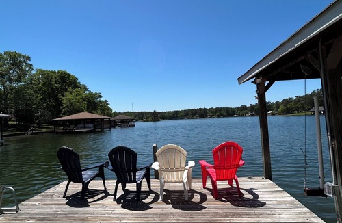 Milledgeville House | Beautiful lake-side 4 Bedroom! Just 15 mins from GCSU & downtown Milledgeville!