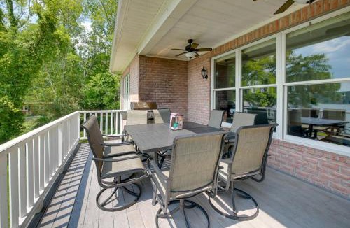 Milledgeville House | Beautiful Lake Sinclair Retreat w/Dock & Deck!