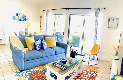 April Sound Apartment | Beautiful LakeFront Home with pool /6guest