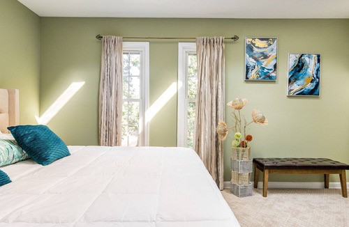 Yorktown House | Beautiful & Large Townhouse in Downtown Arlington next to Washington DC