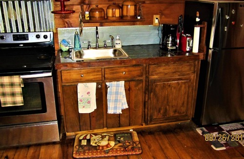 Rutherfordton Cabin | Beautiful log cabin, only minutes from the Equestrian Center