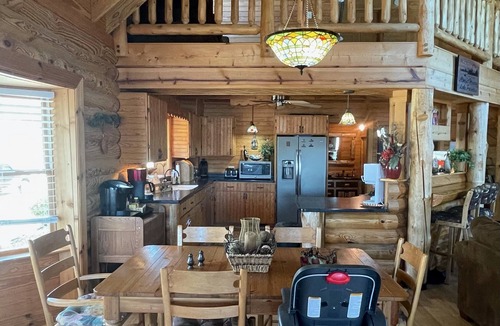 Hollands Landing House | Beautiful Log Cabin on Lake Murray