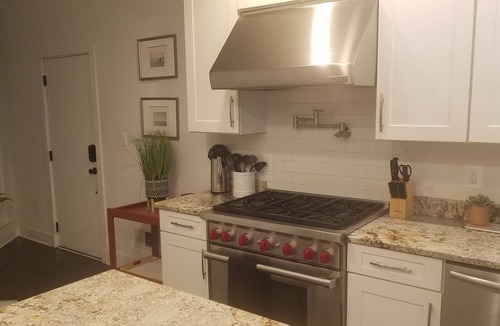 Canton House | Beautiful Luxury waterfront Property,clean,Fully sterilized,Family oriented.