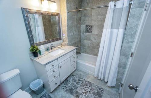 The Old Commons House | Beautiful, Modern Getaway in Historic Downtown Beaufort