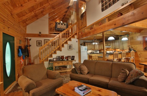 Burnsville Cabin | Beautiful Moody Log Cabin/Mountain Chalet in Blue Ridge Mountains & Hot Tub