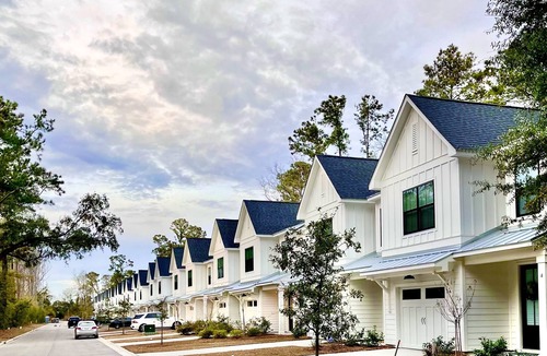 Hilton Head Island House | Beautiful new townhome- fall getaway discounts!