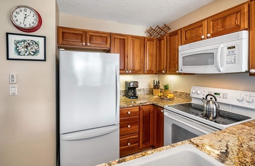 Kailua-Kona Condo | 🏖️Beautiful Ocean Views | Top Floor | Concierge Included