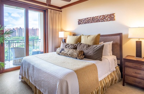 Ko Olina Condo | Beautiful Ocean View Sunsets from Your Lanai (B608)