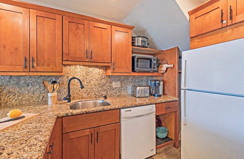 Kahana Condo | Beautiful Ocean Views-Island Living-2 Bed,2 Bath,Sleeps 6-Pool-Amazing Value