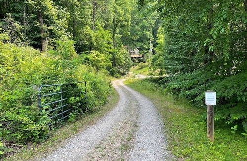 Fancy Gap House | Beautiful Private Mountain home located in Cana, VA