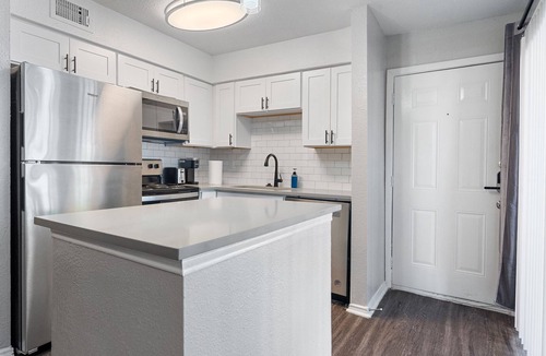 University Hills and Windsor Park Apartment | Beautiful Studio in University Hills t4fr