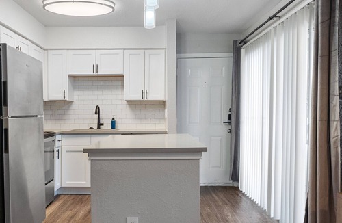 University Hills and Windsor Park Apartment | Beautiful Studio in University Hills kyw8