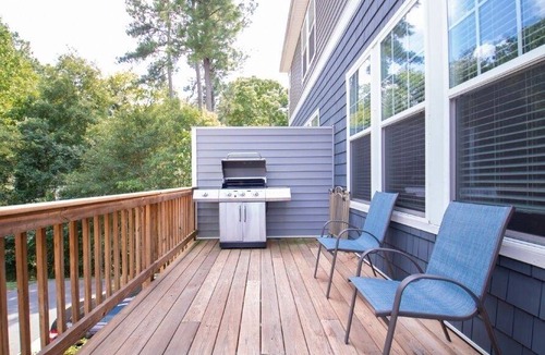 Sharonbrook House | Beautiful Townhome Near Downtown Charlotte