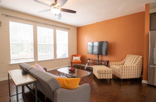 Sharonbrook House | Beautiful Townhome Near Downtown Charlotte