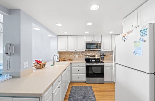 Myrtle Beach Condo | Beautiful, well maintained condo + Free Attraction Tickets!