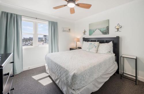 Crescent Beach House | Beautifully Decorated Unit at Palmwood Villas 3BR