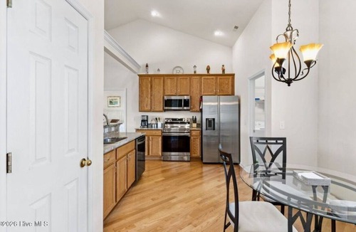 Sunset Beach House | Beautifully maintained single-level 3-bed, 2 bath home - Golf Course and Pool