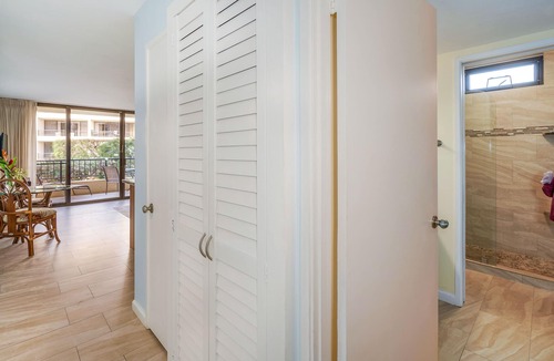 Kihei Condo | BEAUTIFULLY REMODELED WITH GREAT OCEAN VIEW!