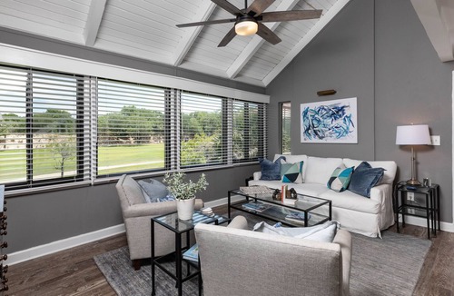 Sealoft Villas House | Beautifully Renovated, Walk to the Beach, Pet Friendly