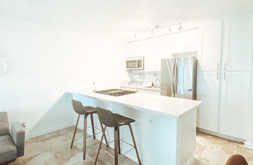 Kaunakakai Condo | Beautifully Renovated Beachfront Condo