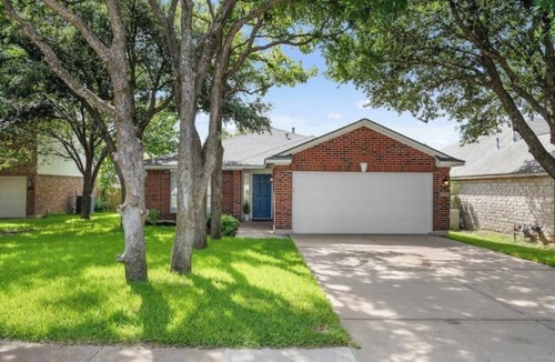 Willow Run House | Beautifully Renovated Home in North Austin