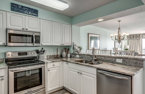Windy Hill Condo | Beautifully decorated oceanfront Resort + Free Attraction Tickets!