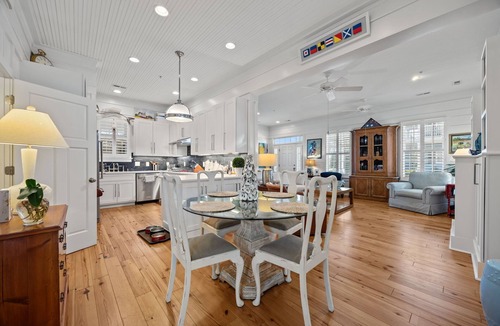 Morehead City Condo | Beautique Cottage — Romantic, Renovated Condo in Historic Beaufort