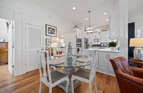 Morehead City Condo | Beautique Cottage — Romantic, Renovated Condo in Historic Beaufort