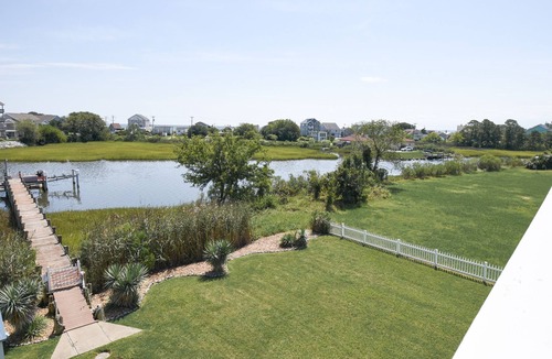 Buckroe Beach House | Beauty For Ashes Retreat -Luxury Waterfront 2700 SQ FT; Buckroe Beach; Sleeps 10