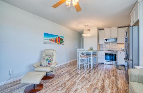 Garden City Apartment | Bella Vista: Marshfront Condo 1 Block To The Beach. Pool & Hot Tub-1st Floor