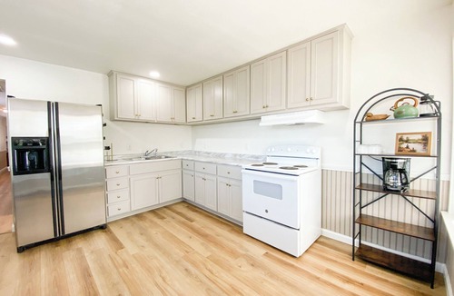 Pierre Part House | Bernitas Point ON Belle River- ASK ABOUT Alligator Season Special SEPT-DEC!