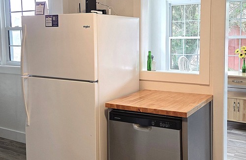 Ocracoke House | Bertha's Cottage: Rec Room l Fenced Yard l Pet Friendly