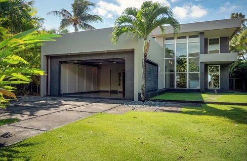 Eastern Honolulu House | Best and Newest Beachfront Listing in Honolulu