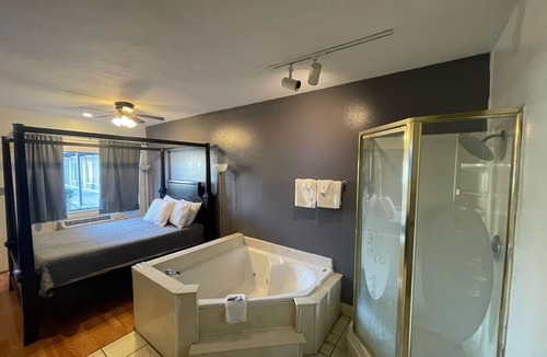 Bastrop Hotel | Best Budget Inn