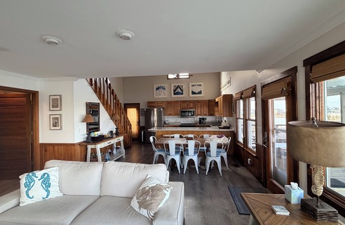Sunset Beach House | BEST OF BOTH WORLDS - Gorgeous Back Bay House - 3 houses from beach access