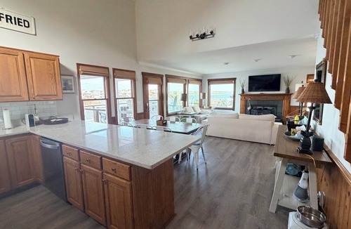 Sunset Beach House | BEST OF BOTH WORLDS - Gorgeous Back Bay House - 3 houses from beach access