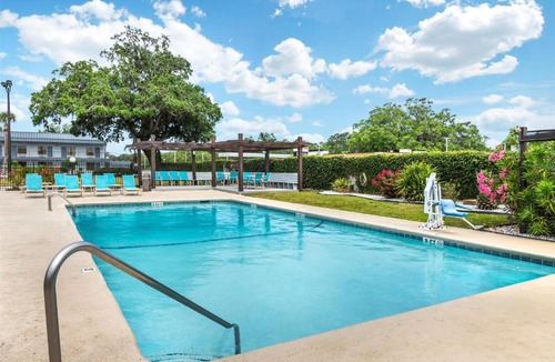 Savannah Hotel | Best Western Central Inn