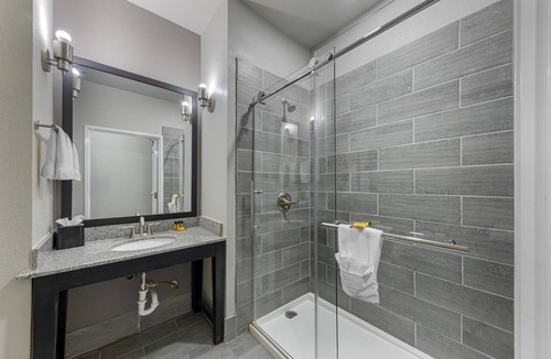 Montopolis Hotel | Best Western Plus Austin Airport Inn & Suites